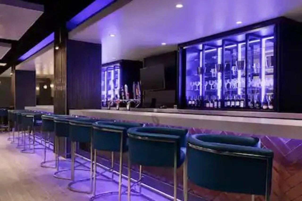 Hotel Embassy Suites By Hilton Toronto Airport