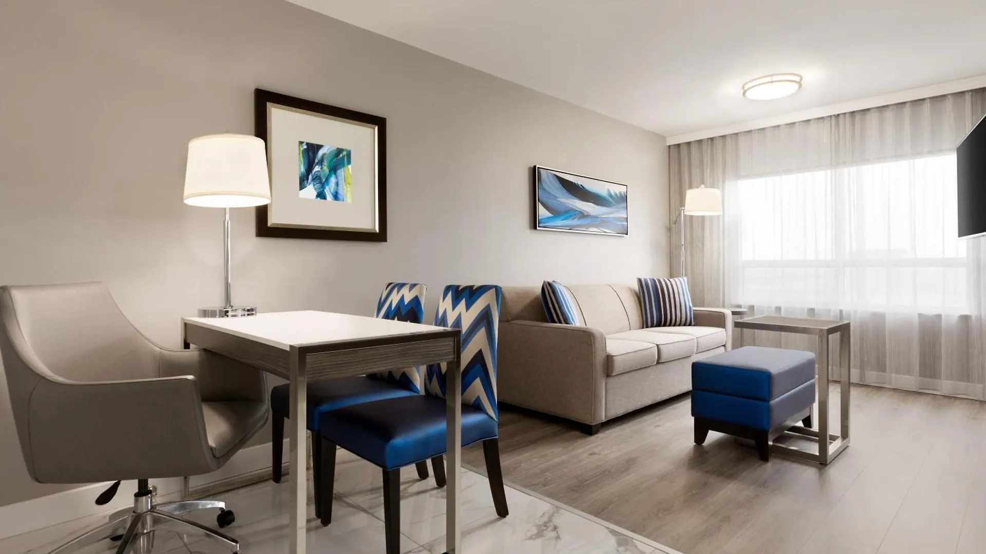 Embassy Suites By Hilton Toronto Airport Hotel