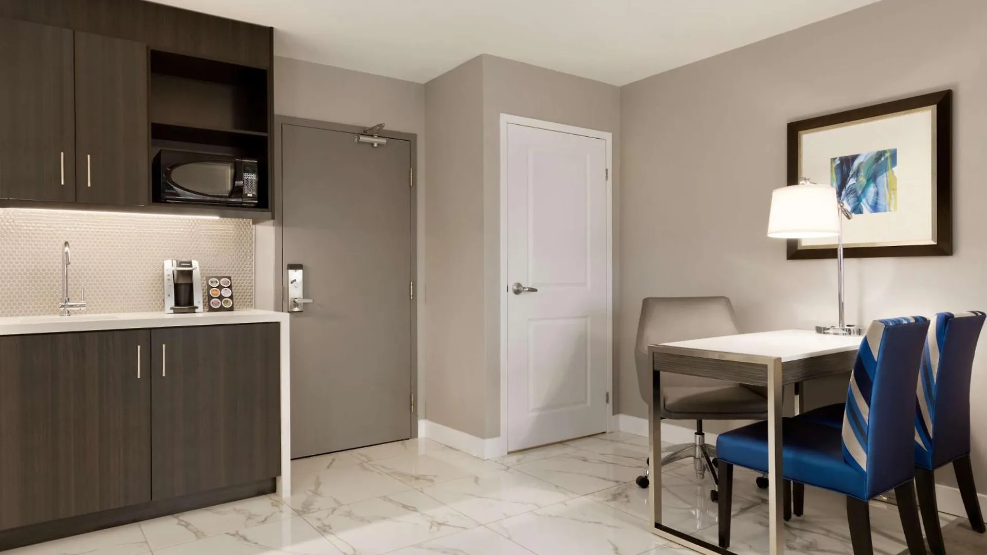 Hotel Embassy Suites By Hilton Toronto Airport