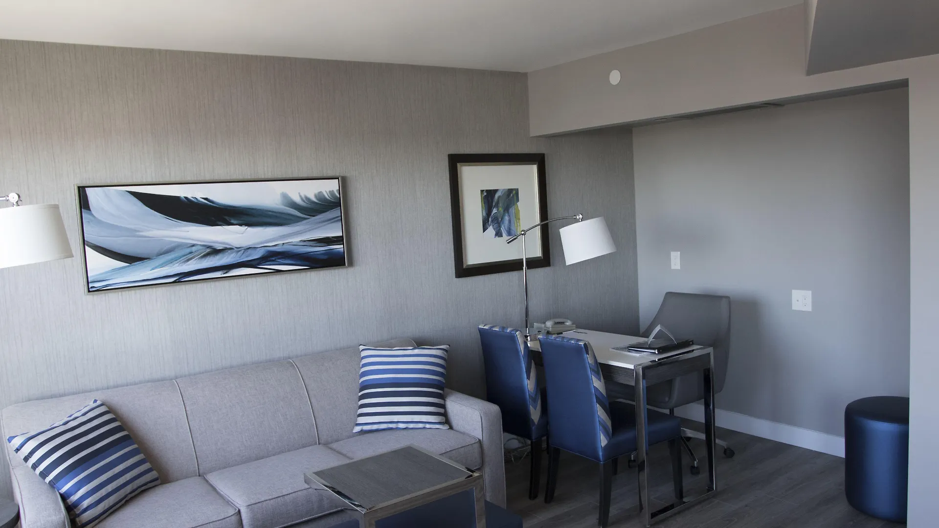 Embassy Suites By Hilton Toronto Airport