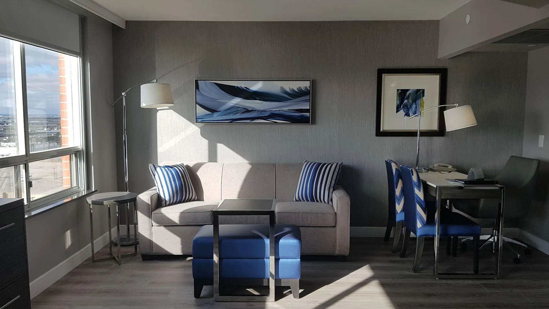 Hotel Embassy Suites By Hilton Toronto Airport