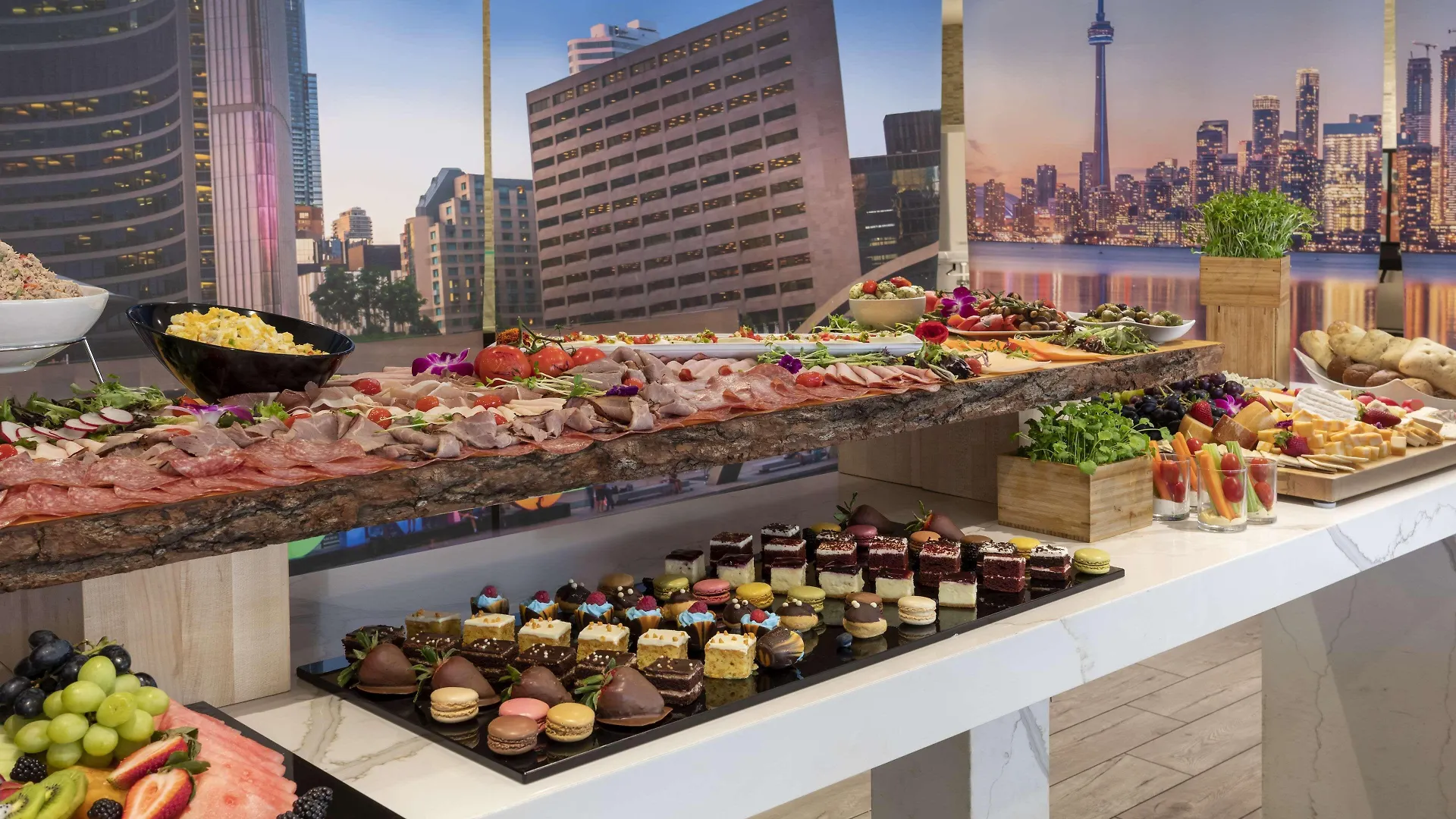 **** Hotel Embassy Suites By Hilton Toronto Airport Canada