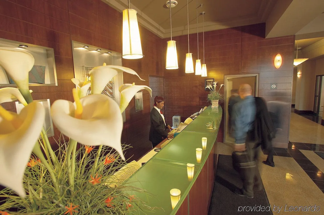 Hotel Embassy Suites By Hilton Toronto Airport