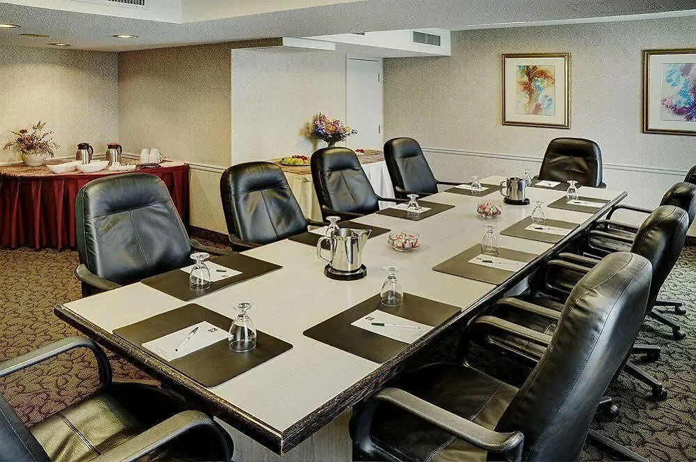 **** Hotel Embassy Suites By Hilton Toronto Airport Canada