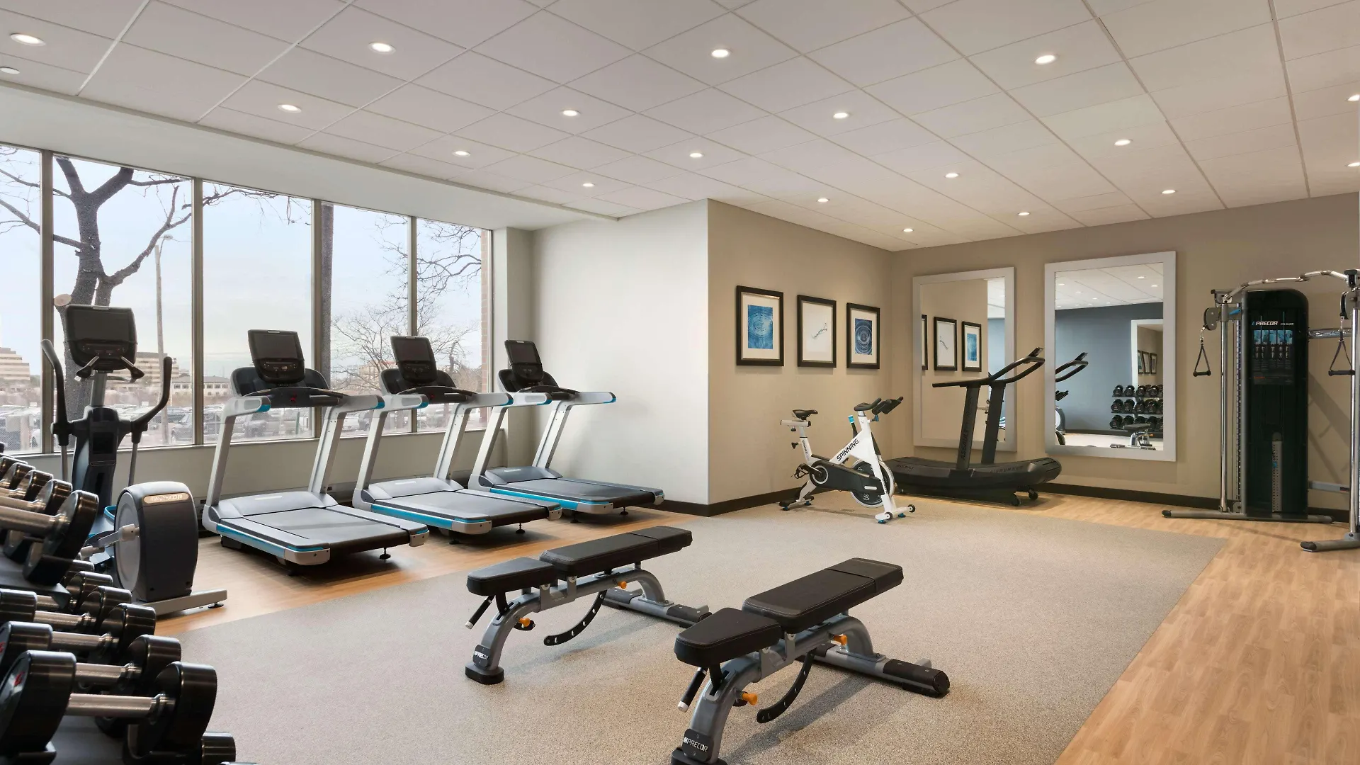 Hotel Embassy Suites By Hilton Toronto Airport